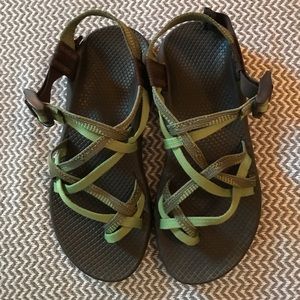 Women’s 7 brown/green champs